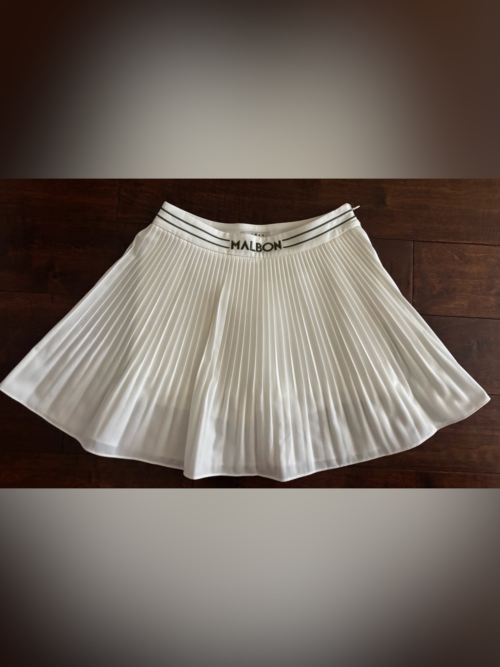 New Malbon Golf Womens Valentina Pleated Skirt w Shorts Ivory White Size  2